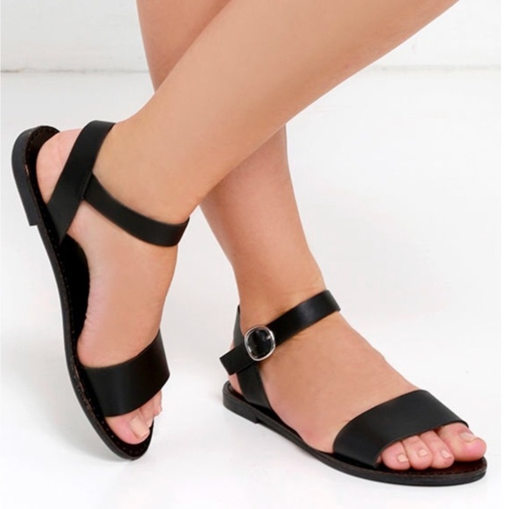 Steve Madden Donddi Black Leather Sandals